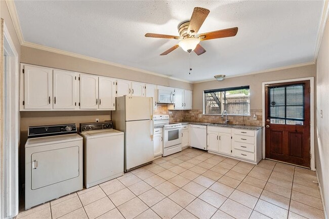 Building Photo - 6401 Deihl Rd