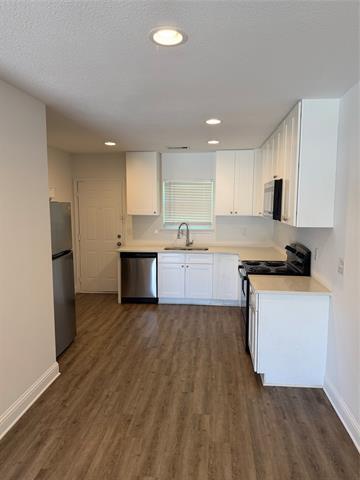 Foto del edificio - 3511 Elm Grove Rd