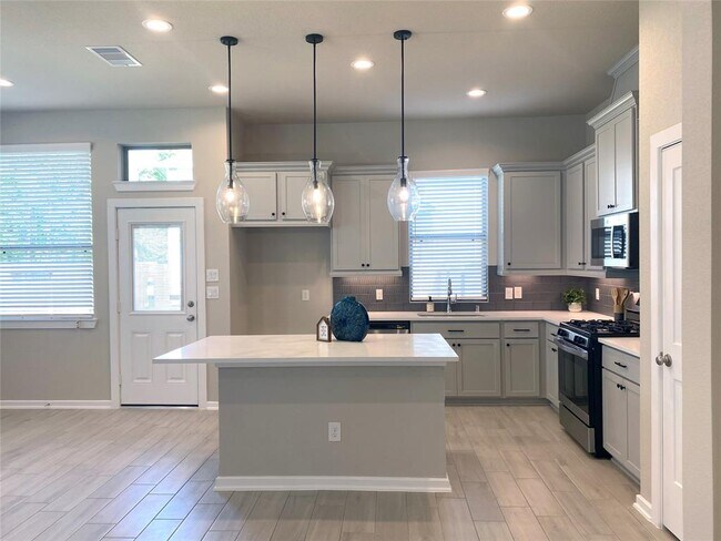 Building Photo - 308 N Spotted Fern Dr