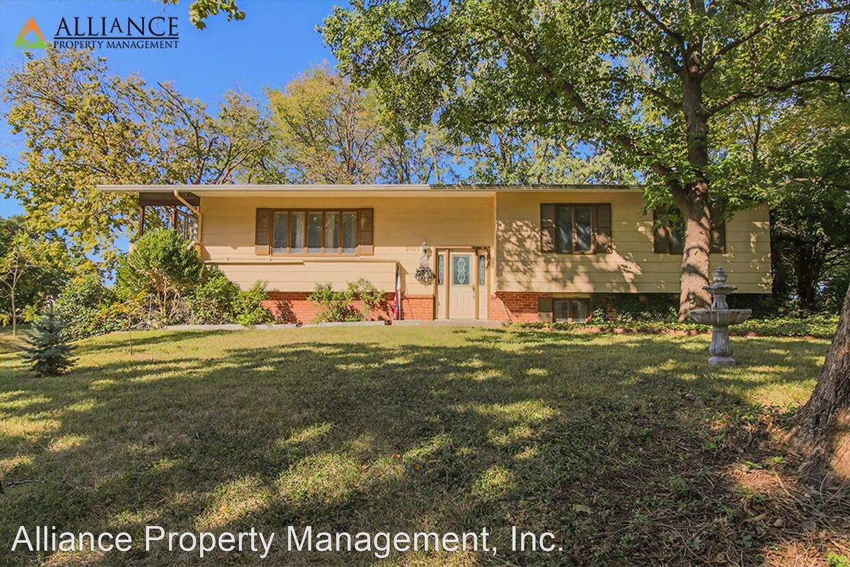 Primary Photo - 3 br, 2 bath House - 2021 Blue Hills Rd.