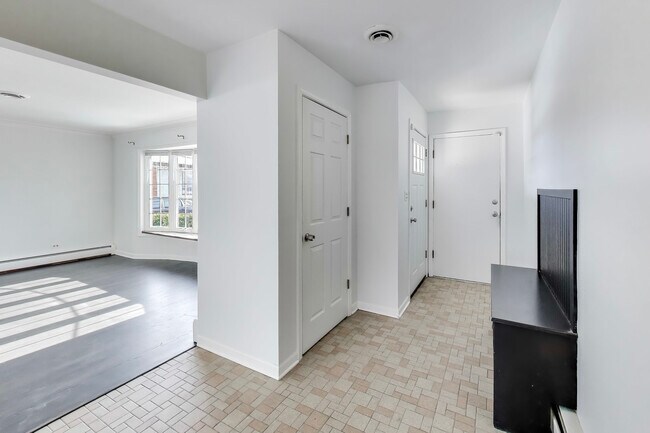 Foto del edificio - 1006 Devon Ave