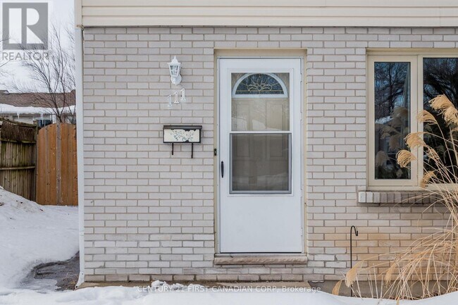 Building Photo - 111 Woodrow Crescent