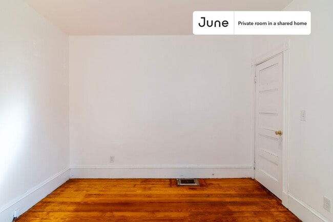 Building Photo - Room in Shared 4 bed/1 bath home in JFK/UMass