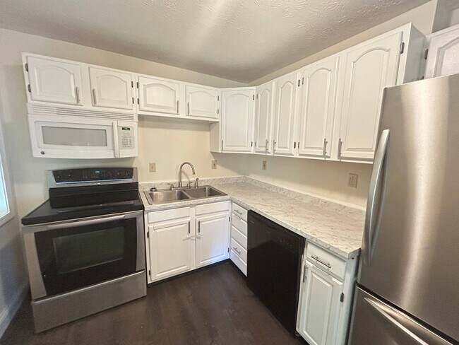 Foto del edificio - Pine Brook Ct