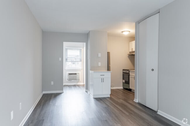 Studio - Forest Ridge