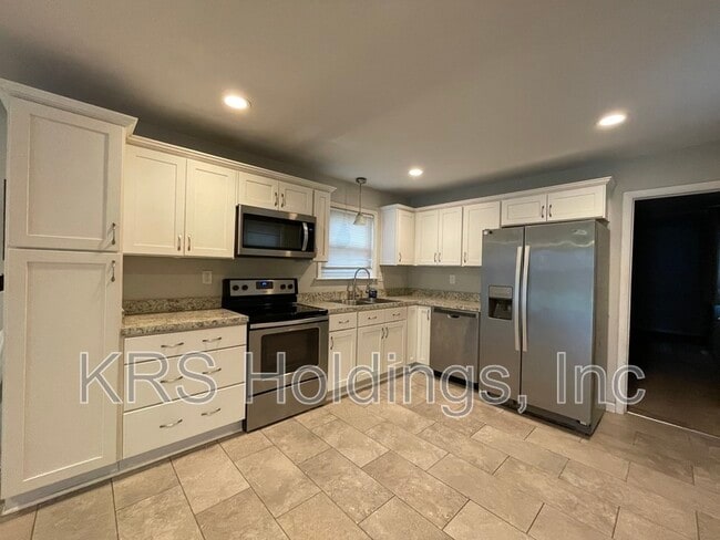 Building Photo - 6409 Cabot Ave