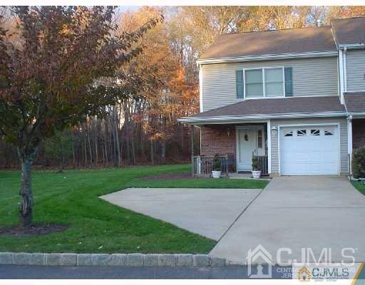 Foto principal - 16 Parkside Dr