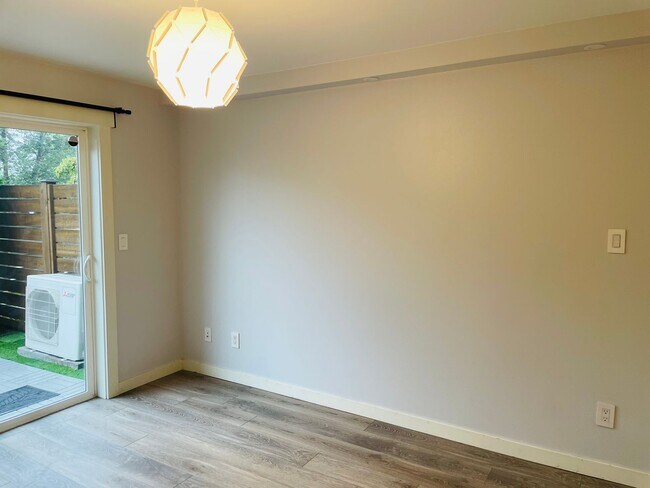 Foto del edificio - 5020 Delridge Wy SW