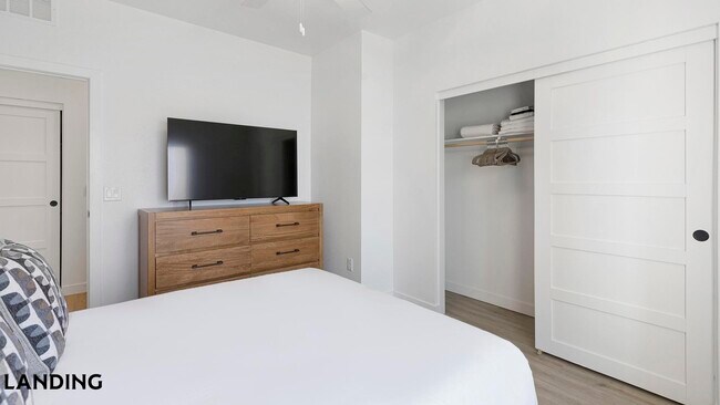 Foto del edificio - 2555 N Rancho Dr
