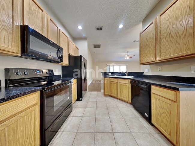 Building Photo - 86106 Knotted Oak Way