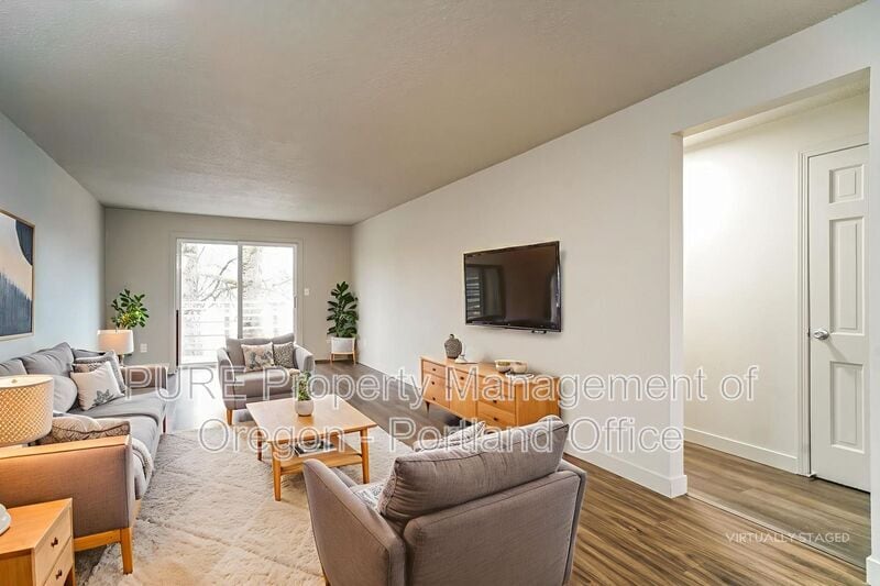 Photo - 18411 E Burnside St