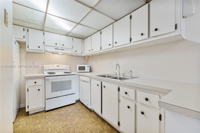 Foto del edificio - 14250 SW 62nd St