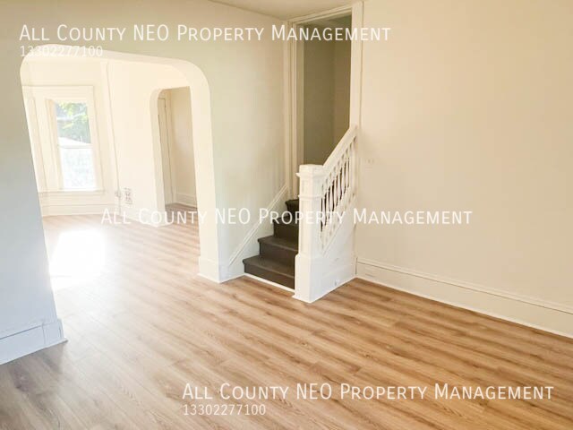 Building Photo - 3294 W 98th St