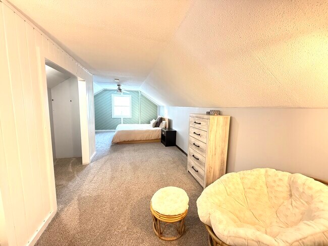 Building Photo - 5427 45th Ave N