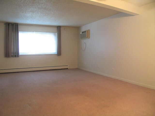 Building Photo - 10056 Holly Ln