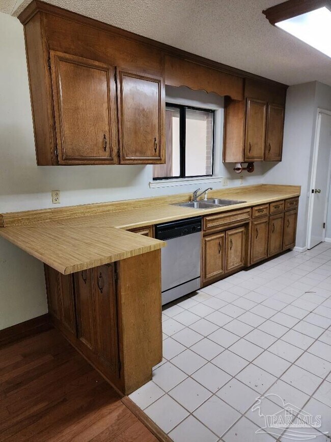 Building Photo - 4235 Chezarae Dr