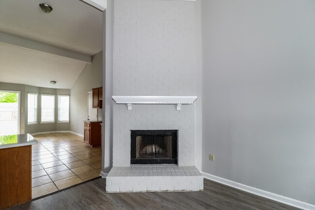Foto del edificio - 5336 Timber Ridge Dr