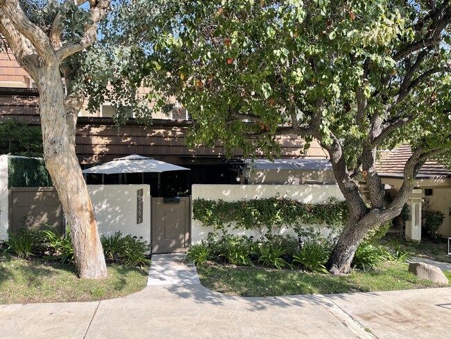 Front Entrance into Enclosed Patio - 10155 Larwin Ave