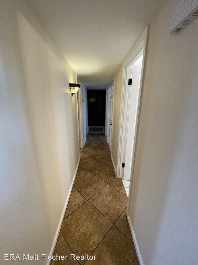 Building Photo - 6 br, 4 bath House - 2846 S Fern Dr.