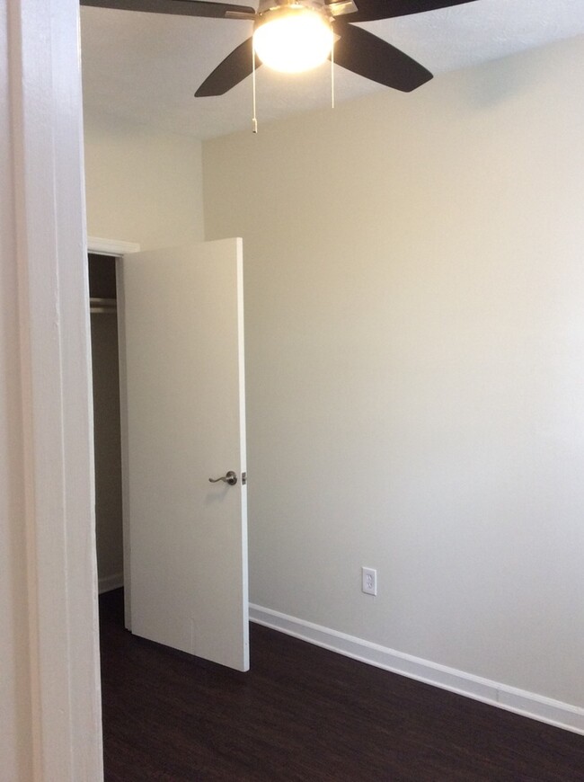 Building Photo - 565 Langhorn St SW