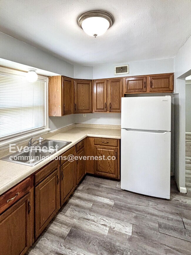 Foto del edificio - 6149 Jackson Ave