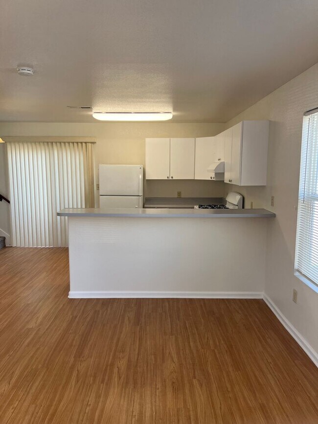 Foto del edificio - 3315 Smith Dr