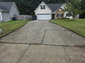 Building Photo - 2013 W T Whitehead Dr