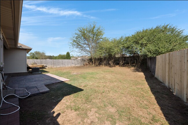 Foto del edificio - 472 Prairie Field Dr