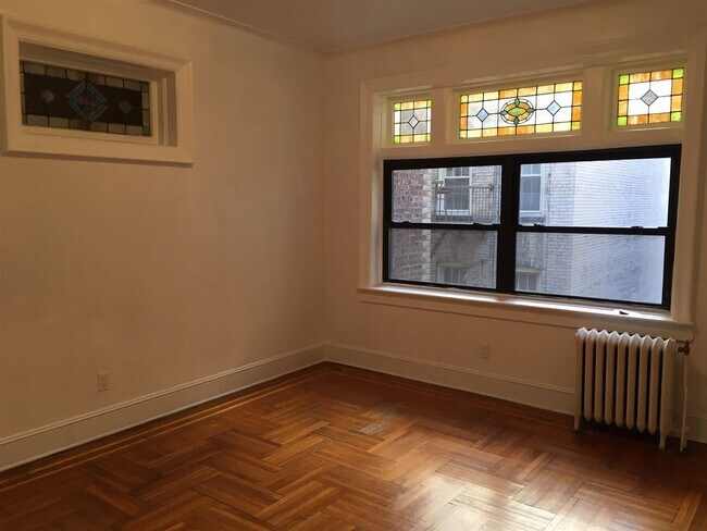 Building Photo - 53 Duncan Ave