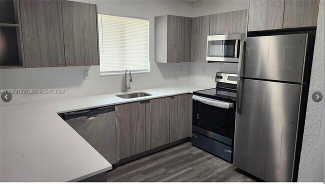 Foto del edificio - 580 NW 58th St