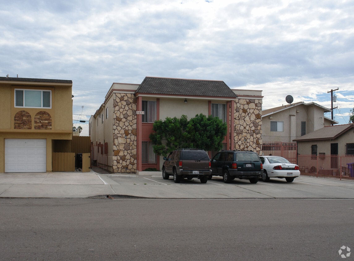 Building Photo - 3653 N 43rd St