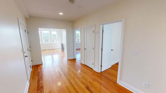 Building Photo - 117 Sutherland Rd