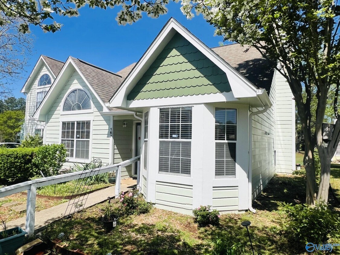 Foto principal - 167 Stone Meadow Ln