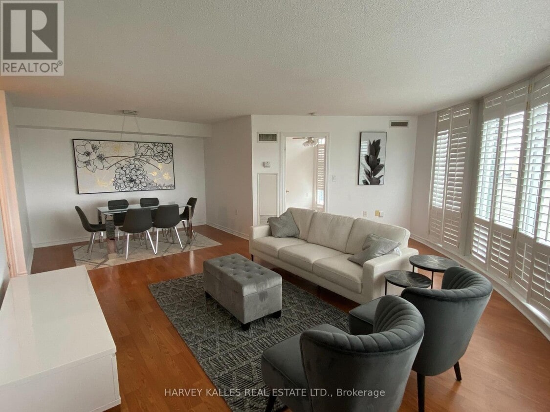 Primary Photo - 3830-3830 Bathurst St