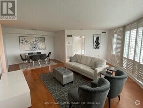 Building Photo - 3830-3830 Bathurst St