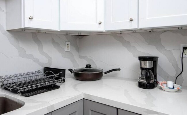 Foto del edificio - 1161 W 38th St