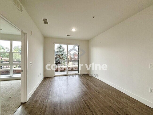 Foto del edificio - 3500 S Corona St