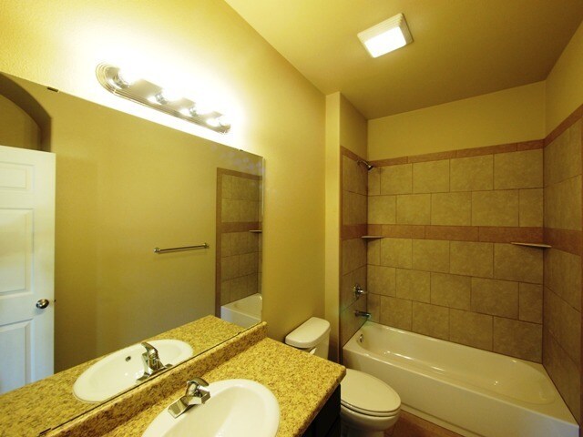 Foto del edificio - 1204 Loyal Ln