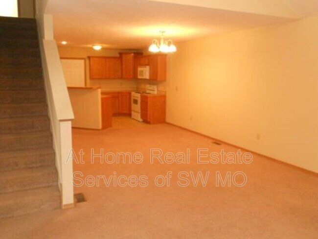 Foto del edificio - 1238 N Westwood Ave