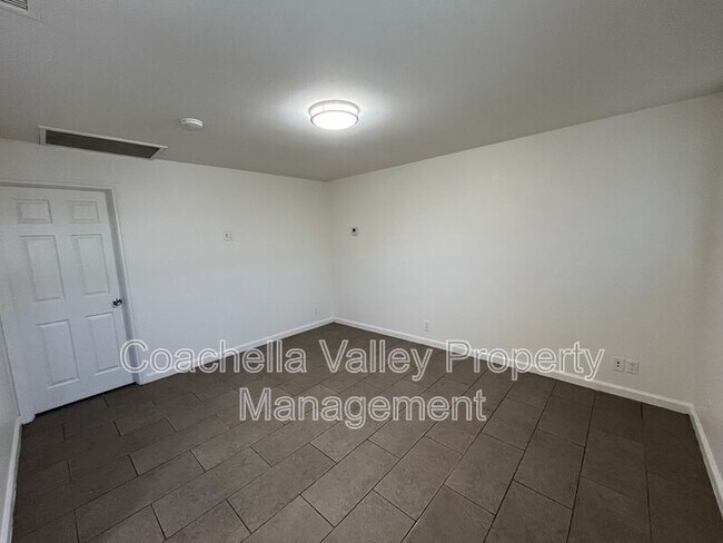 Foto del edificio - 85191 Bagdad Ave