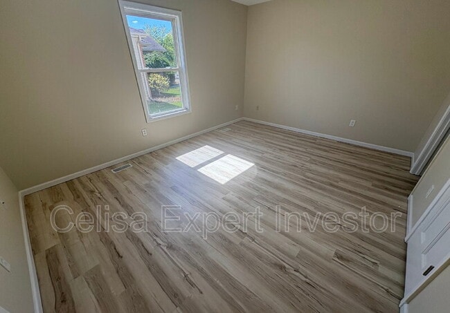 Building Photo - 5330 Myanna Ln