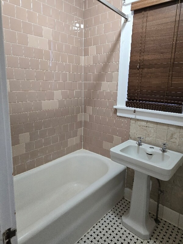 Foto del edificio - 1730 Union St