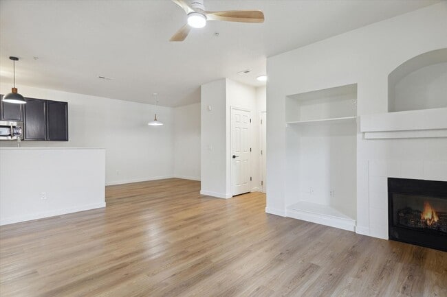 Building Photo - Fully Remodeled Three Bedroom, Two Bathroom Condo