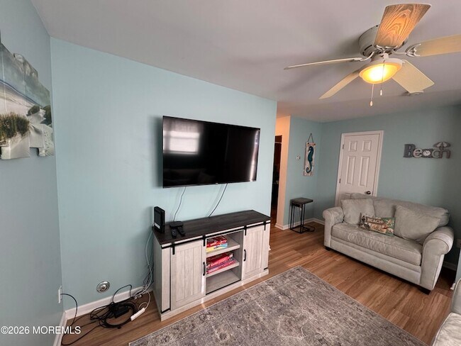 Foto del edificio - 270 Sherman Ave