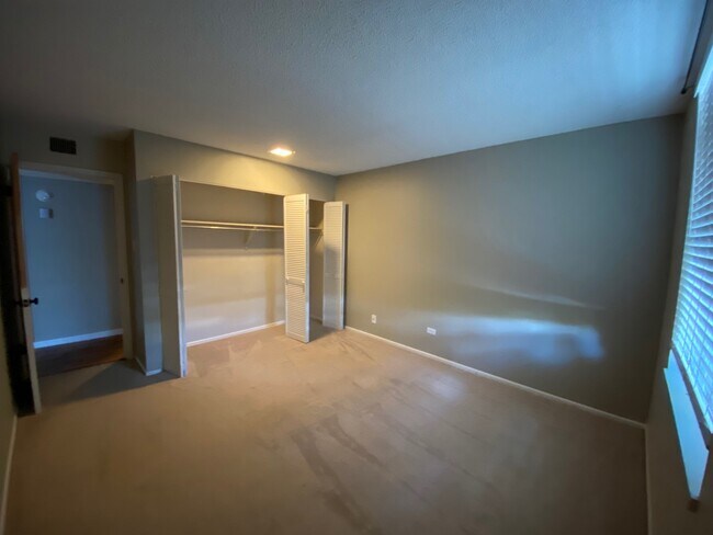 Foto del edificio - 3359 S Monaco Pkwy