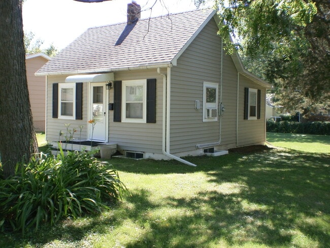 Front and Side - 1080 26th St