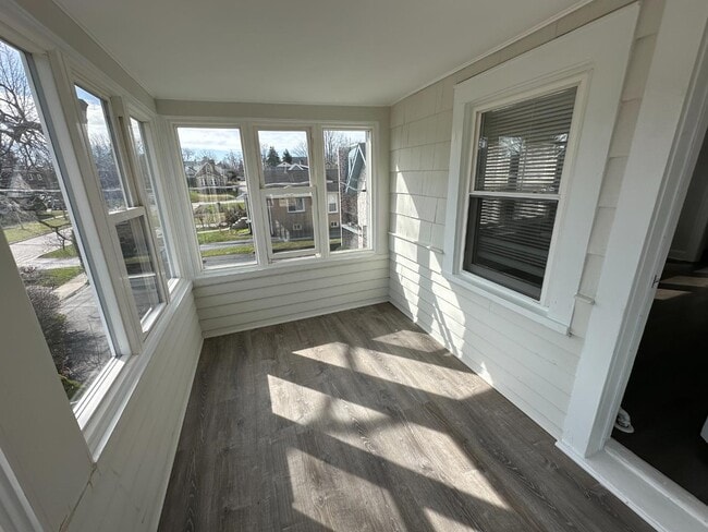 Building Photo - 416 N Central Ave