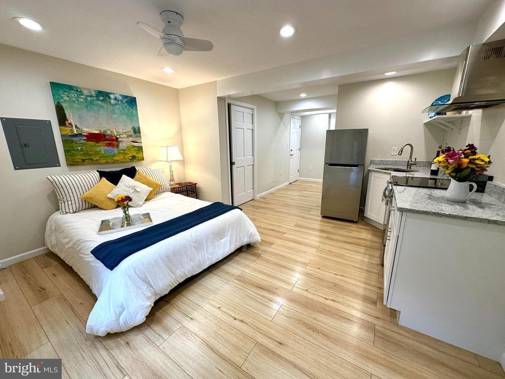 Foto principal - 8301 Windfall Rd