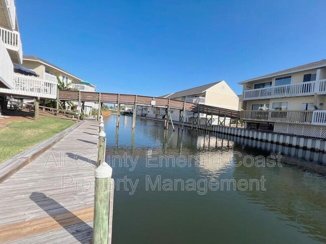 Building Photo - 775 Gulf Shore Dr