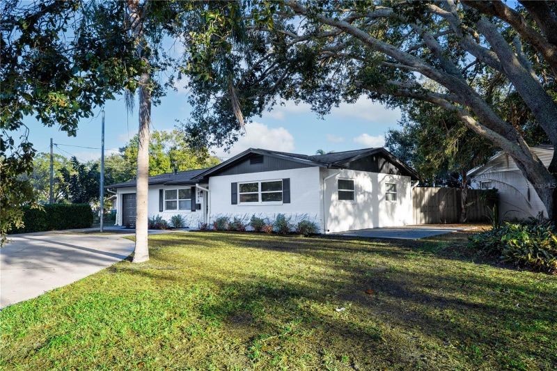 Foto principal - 2050 67th Ave N